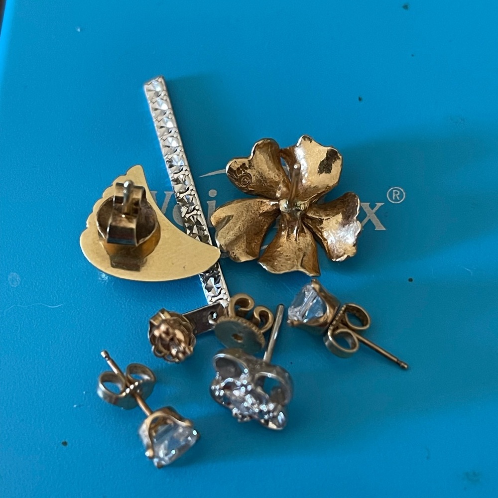 SOLD✅ SOLD SOLD SOLD Lot 14Kt gold   Scrap  6.8 grams